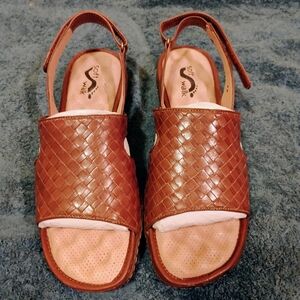 SoftWalk Women's Brown Sandals